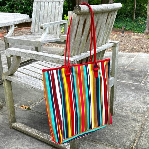 Lancôme Tote with Matching Flip Flops - Picture 4 of 12